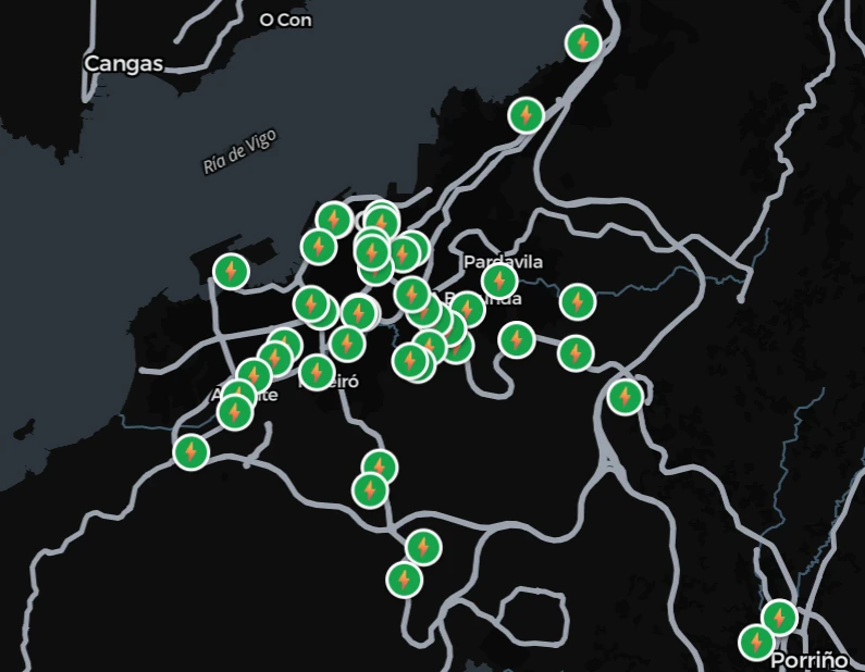 El mapa de Dribity con los puntos de recarga eléctrica de la ría de Vigo marcados uno a uno